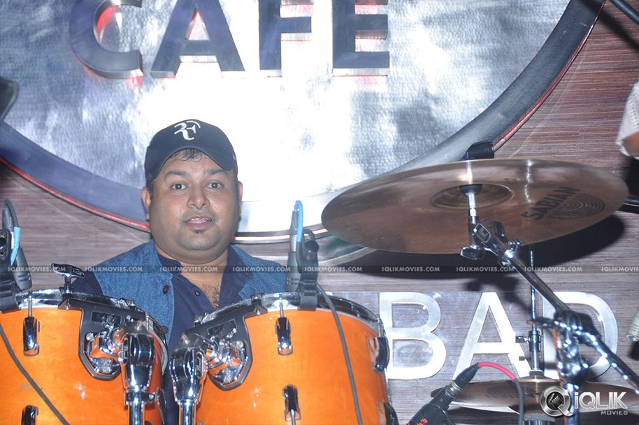 Celebrities-at-SS-Thaman-Charity-show-for-Hudhud-victims